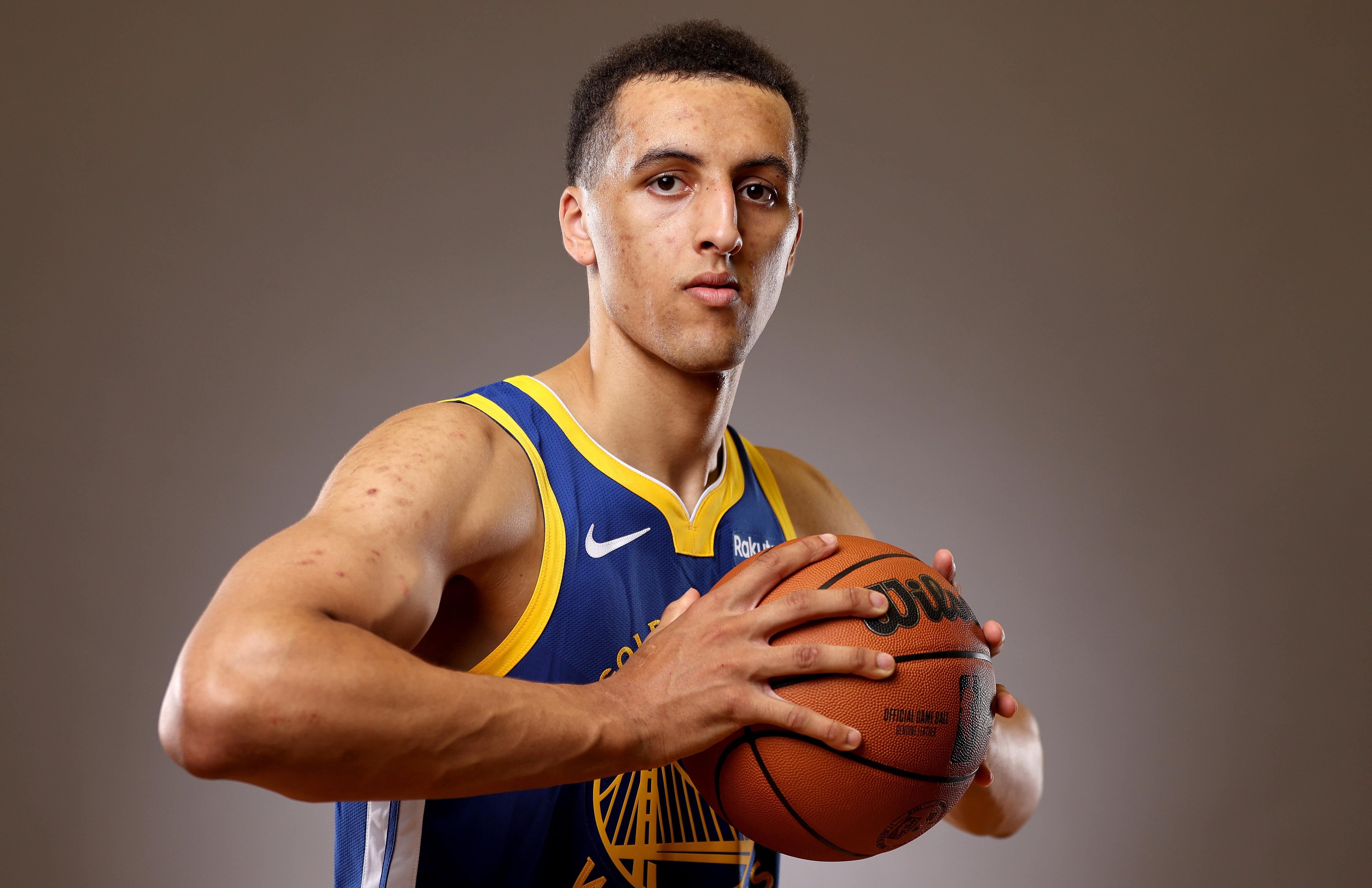 AYX SPORTS-关于莎拉波娃遭遇二十持续失利，勇士教练压力巨大！的信息